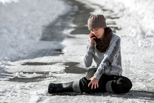 How to Avoid a Slip and Fall Hazard This Winter